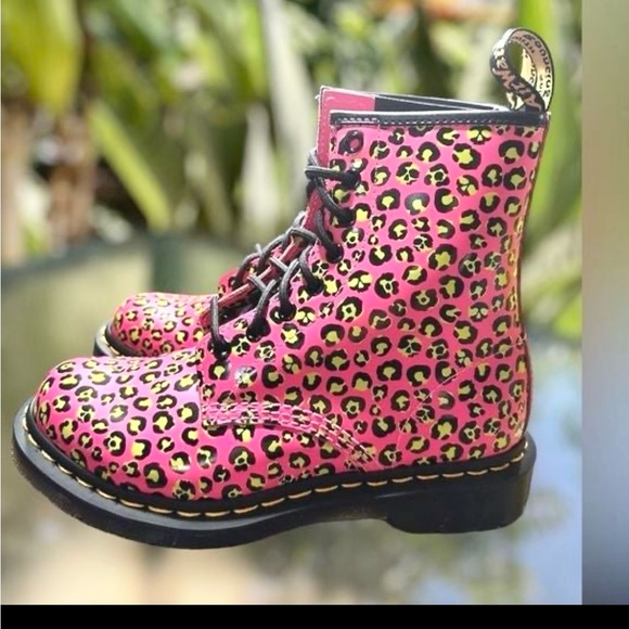 DR MARTENS 1460 Skull Leopard Smooth Leather Lace-Up Boot Clash Pink Size 7 - Picture 4 of 7